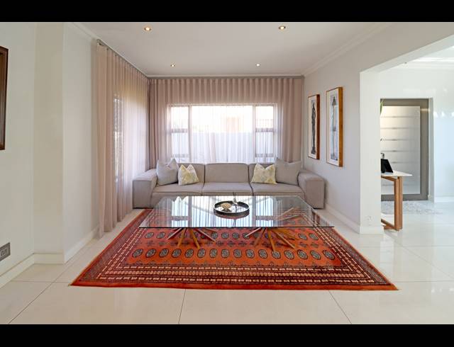 5 BEDROOM HOUSE FOR SALE IN BEVERLEY